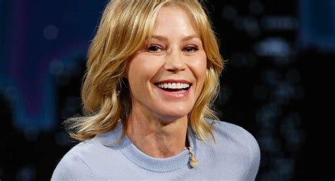 Julie Bowen’s Measurements: Bra Size, Height, Weight and More